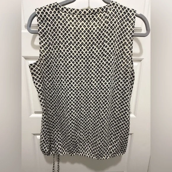 The Loft Sleeveless Black & Cream Blouse. Size Medium Petite. - Picture 2 of 5
